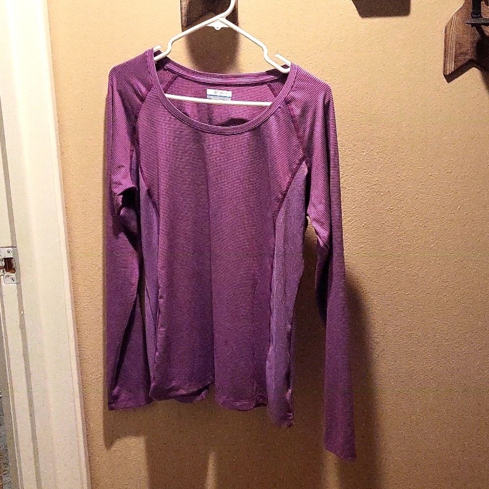 Columbia women's long sleeve base layer/ hiking/running shirt.